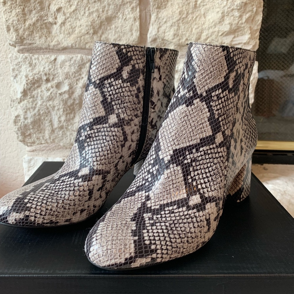 Never Worn-INC Womens Beige Snake print Booties-9M